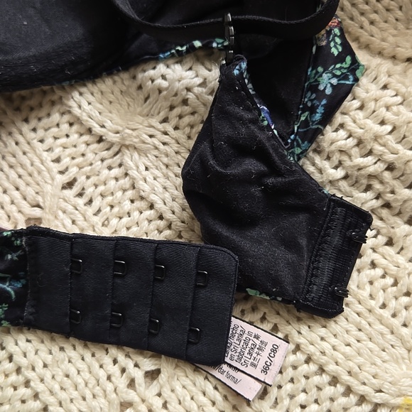 ☕️ VICTORIA'S SECRET LINED PERFECT COVERAGE UNDERWIRE BRA SIZE 36C - Picture 7 of 7